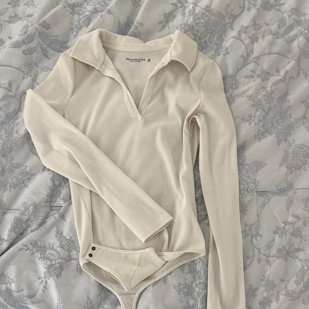 NWOT Abercrombie & Fitch long sleeve